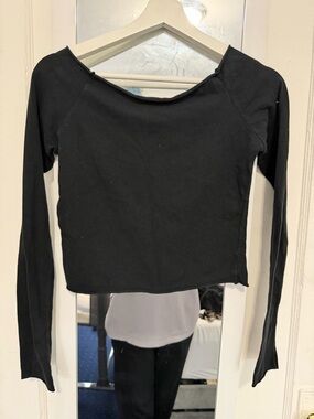 Brandy Melville Black Off-Shoulder Long Sleeve Crop Top